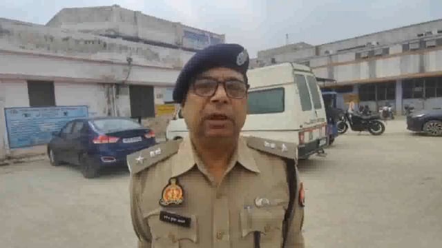 थाना तिलहर क्षेत्र के गांव जंगल बाबूपुर मे खेत मे रखवाली करते समय गोली लग जाने के सम्बन्ध मे पुलिस अधीक्षक की बाइट