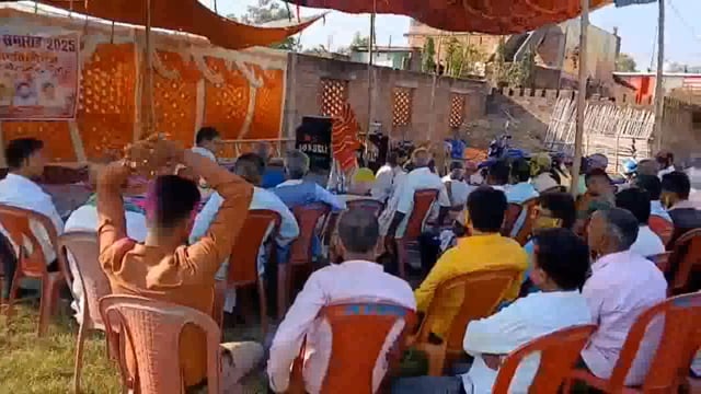 प्रजापति हीरोज ऑग्नाजेशन समाज के द्वारा बेलहर के साहेबगंज में मनाया होली मिलन समारोह, एक जुटता का दिया परिचय