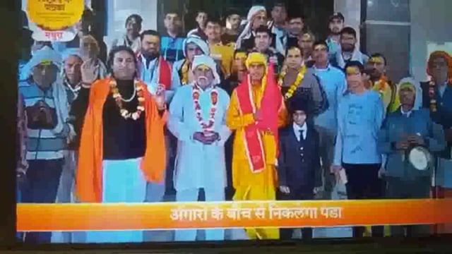 फालेन में संजू पण्डा धड़कते अंगारों व आग की लपटों के बीच से सकुशल निकला लाखो श्रध्दालु रहे मोजूद