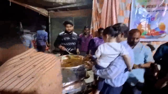 संभल: उत्तर प्रदेश के संभल में होली के पावन अवसर पर होलिका दहन का आयोजन कड़ी सुरक्षा व्यवस्था के बीच किया गया#holi