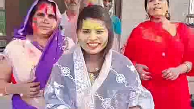 ह्वाइट हाउस में डा फूल कली गुप्ता ने होली कार्यक्रम आयोजित किया औरतों ने रंग अबीर गुलाल उड़ाया एक दूसरे के लगाया 