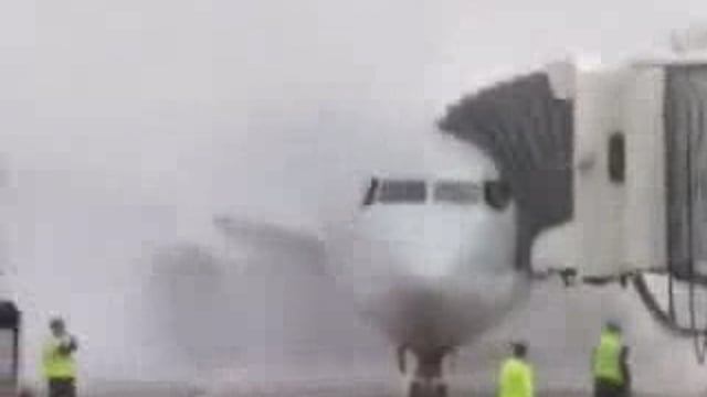 Plane Catches Fire At US Airport 

#fair