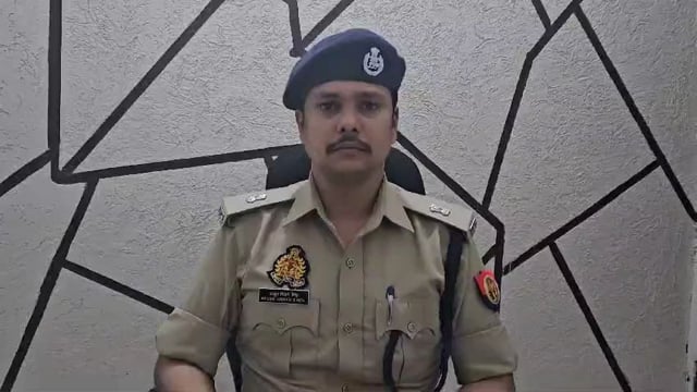 Meerut : थाना लालकुर्ती क्षेत्र अंतर्गत होलिका दहन के कार्यक्रम में डीजे बजने के दौरान अभिषेक यादव नाम के युवक द्वारा शर