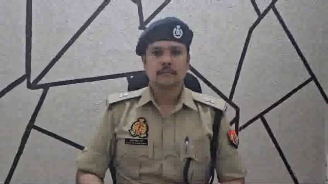 Meerut : थाना लालकुर्ती क्षेत्र अंतर्गत होलिका दहन के कार्यक्रम में डीजे बजने के दौरान अभिषेक यादव नाम के युवक द्वारा शर