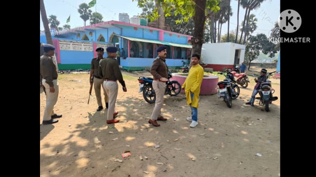 होली पर्व के अवसर पर विधि व्यवस्था को लेकर एसडीओ एवं एसडीपीओ ने प्रखंड क्षेत्र का किया दौरा।