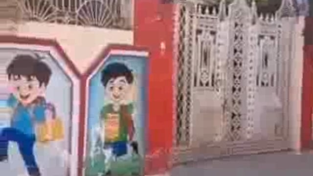 झांसी गुरसराय किड्स एकेडमी स्कूल में बड़े धूमधाम के साथ होली मिलन समारोह मनाया गया जिसमें रंगों के साथ होली खेली गई 