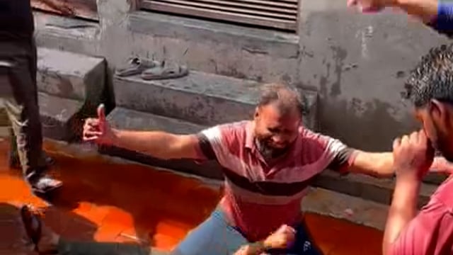 मेरठ के थाना गंगानगर क्षेत्र के कसेरू बक्सर में होली धूम धाम से मनाई पत्रकार मुकुल चानौर 