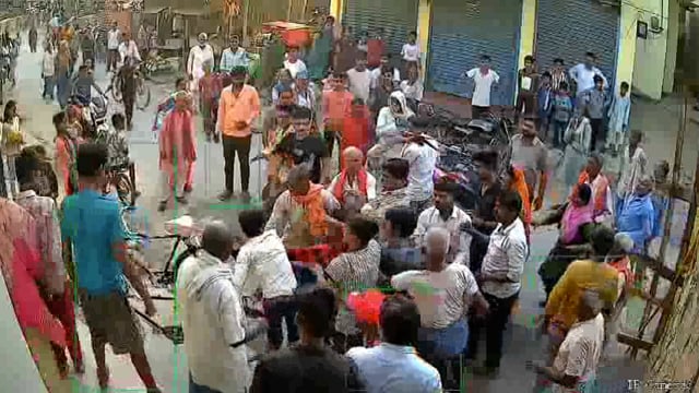 दबंगों ने थाना से 200 मीटर दूर युवक को पीटा, वीडीओ वायरस 