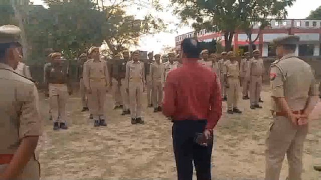 माट ग्रामीण मिनी स्टेडियम में चल रहे पीआरडी जवानों के पुनर्प्रशिक्षण का निरीक्षण करने मंडलीय उपनिदेशक पहुंचे