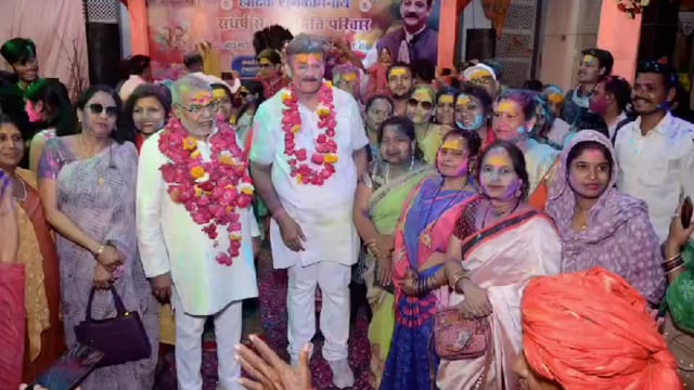 झाँसी संघर्ष सेवा समिति के तत्वाधान में दिनांक 15मार्च 2025 को झोकन बाग स्थित कार्यालय पर होली मिलन समारोह का भव्य आयोजन