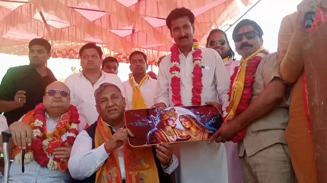 माट में श्याम फार्म हाउस पर संतो के सानिध्य में  श्याम संग खेली जनता ने होली