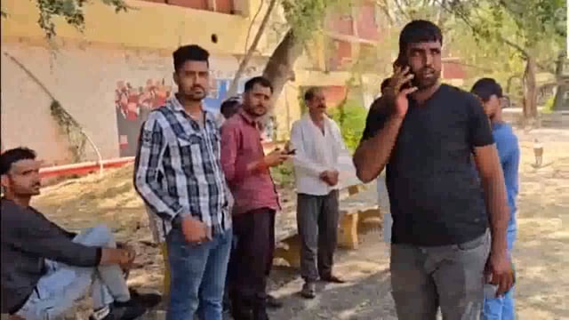 झाँसी में 26 साल की महिला ने ट्रेन के आगे कूदकर जान दे दी। मरने से पहले महिला ने वीडियो बनाया और ससुराल वालों को भेजा, 