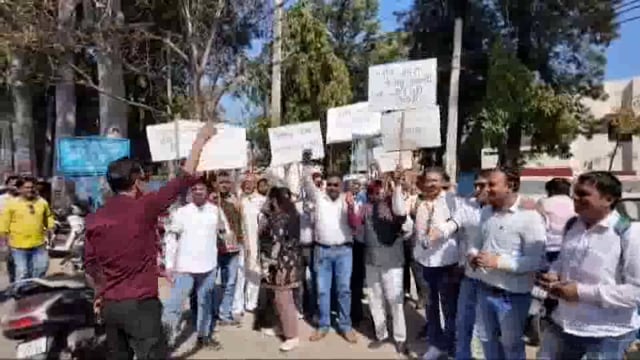 रुड़की! भाजपा विधायक प्रदीप बत्रा के खिलाफ पत्रकारों में भारी आक्रोश! ज्वाइंट मजिस्ट्रेट को सौंपा ज्ञापन!