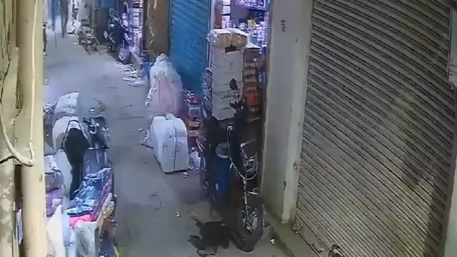 Delhi: Rs 80 lakh looted from a hawala trader in broad daylight in Chandni Chowk #crime