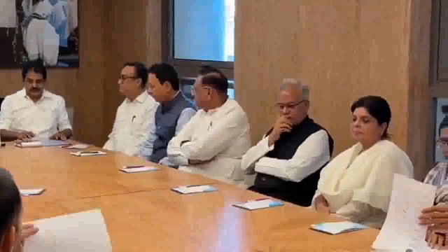 खरगे-राहुल गांधी ने की महासचिव और प्रभारियों संग अहम बैठक #politics