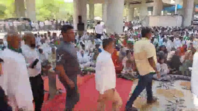 Farmer families gathered in Greater Noida for Kisan Mazdoor Mahapanchayat organized by Joint Kisan Morcha of Bhakiyu #agricalchar