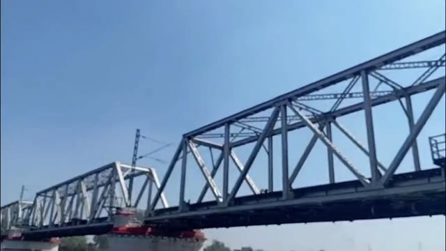 युवक को धोखा देकर गई प्रेमिका की टेंशन में युवक ने यमुना पुल से नदी में छलांग लगाकर दी जान।