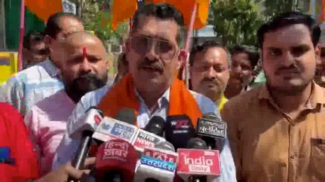 शिवसेना नेता का विवादित बयान 
