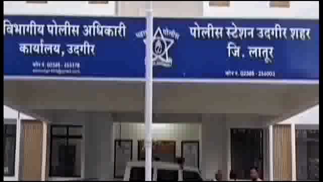 पोस्ट ऑफिस जवळ अनोळखी व्यक्ती मृत अवस्थेत आढळला,ओळखीचा असल्यास पोलिसांसी संपर्क साधण्याचे आवाहन