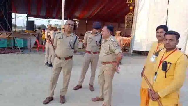 एएसपी हरेंद्र कुमार उपजिलाधिकारी आशीष कुमार सिंह कोतवाल बृजेश कुमार सिंह अधिकारियों ने अश्वमेध यज्ञ स्थल का लिया जायजा 