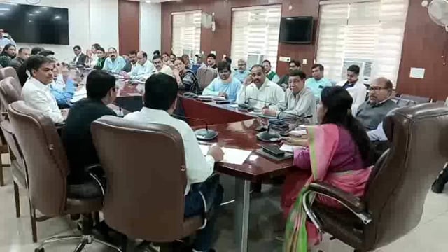 हरिद्वार! सी डी ओ आकांक्षा कोण्डे  ने अधिकारियों के साथ बैठक कर दिए दिशा निर्देश!