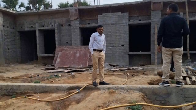 BANKA: प्रखंड पंचायत राज पदाधिकारी द्वारा संबंधित प्रखंड में स्थित पंचायत सरकार भवन का किया गया जांच