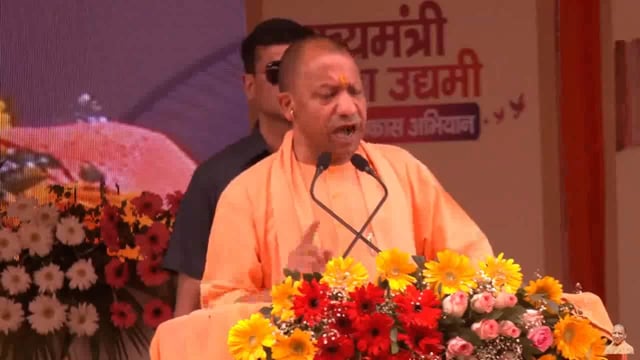 उत्तर प्रदेश के मुख्यमंत्री योगी आदित्यनाथ ने राज्य के विकास में प्रगति के बारे में बात करते हुए कहा कि पिछले 8 वर्षों में वे सभी बैरियर हटा दिए गए हैं, जो उत्तर प्रदेश के विकास में बाधक थे।
#politics