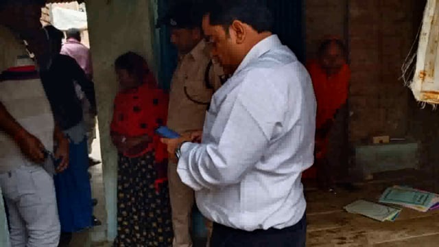 BANKA: अनुमंडल पदाधिकारी के द्वारा जन वितरण प्रणाली दुकान का किया गया जांच