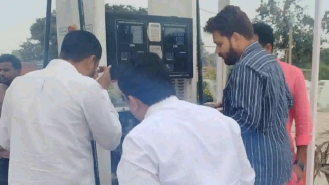 BANKA: अनुमंडल पदाधिकारी, बांका द्वारा पेट्रोल पंप का किया गया जांच