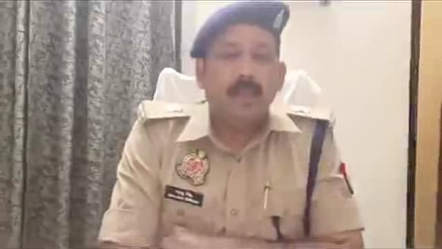 🔥 सोनभद्र: 9 शादियां कर महिलाओं को ठगने वाला शातिर गिरफ्तार 🔥

Sonbhadra.... S P Shri Kallu Singh ki  bite