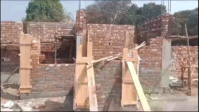 अंबेडकर भवन निर्माण कार्य में प्राक्कलन के विपरीत कार्य करने पर संवेदक के खिलाफ ग्रामीणों ने खोला मोर्चा