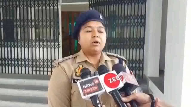 झांसी पाल कॉलोनी के पास तेज रफ्तार कार ने पैदल जा रहे बुजुर्ग को पीछे से जोरदार टक्कर मार दी बुजुर्ग की मौत