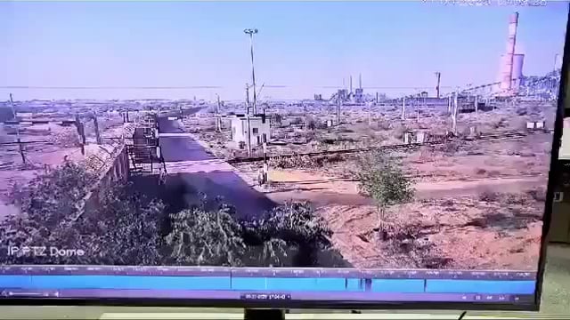 राजस्थान के सूरतगढ़ थर्मल पॉवर प्लांट क्षेत्र में एक बड़ा हादसा हुआ जब CISF (केंद्रीय औद्योगिक सुरक्षा बल) जवानों की बोलेरो गाड़ी रेल पटरी पार कर रही थी। उसी समय एक मालगाड़ी आ गई और गाड़ी को जोरदार टक्कर मार दी। इस हादसे में एक जवान गाड़ी से बाहर कूदने में सफल हो गया, जबकि तीन जवान गाड़ी में ही फंस गए।
सूत्रों#politics