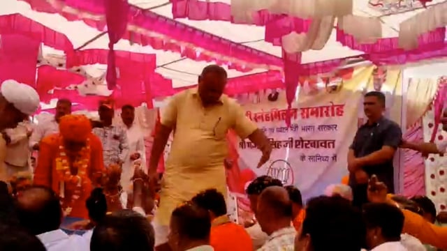 महंत श्री प्रताप पुरी के सानिध्य में होली स्नेह मिलन समारोह में पहुंचने केन्द्रीय संस्कृति एवम् पर्यटन मंत्री गजेन्द्र सिंह शेखावत 
#politics