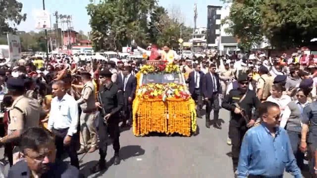 उत्तराखंड के मुख्यमंत्री पुष्कर सिंह धामी ने अपनी सरकार के तीन साल पूरे होने पर देहरादून में भव्य रोड शो किया #politics