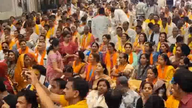 मथुरा में  नवनियुक्त भाजपा जिला अध्यक्ष निर्भय पांडे एवं महानगर अध्यक्ष का स्वागत कार्यक्रम एक स्थानीय होटल में हुआ
