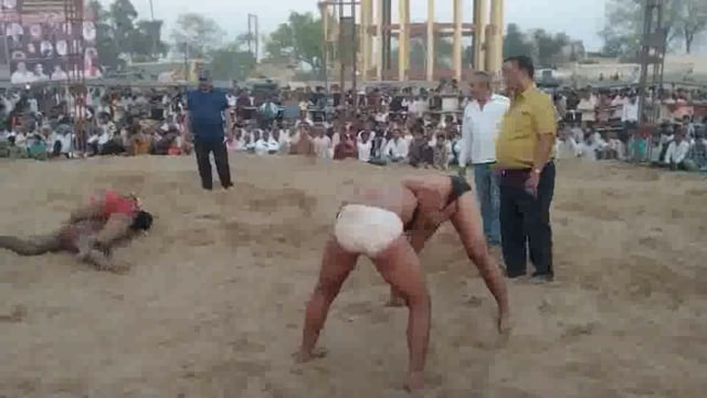 ब्रह्मोत्सव रथ मेला के उपलक्ष्य में हुआ ब्रज का विशाल कुश्ती दंगल, भारत केसरी और ब्रज केशरी पहलवानों ने दिखाया दमखम।