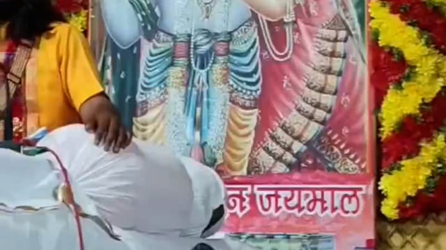 गणेश देवतन मन्दिर कालिका धाम में कथा ब्यास अभिषेक महाराज ने कलशयात्रा निकाली भागवत कथा की महिमा का वर्णन किया 