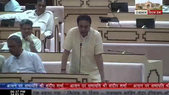 नेता प्रतिपक्ष टीकाराम जूली और संसदीय कार्यमंत्री जोगाराम पटेल के बीच हाल ही में हुए शायराना वार पलटवार में कई सियासी संदेश छिपे हुए हैं। इस शायराना जंग ने राज्य की राजनीतिक स्थिति को लेकर कई सवाल खड़े कर दिए हैं, और इसके जरिए दोनों#politics