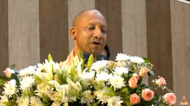 योगी आदित्यनाथ ने भारतीय ज्ञान की महानता को उजागर करते हुए कहा कि हमारे प्राचीन ऋषियों ने समय के साथ बदलती दुनिया को समझते हुए जीवन के हर पहलू पर गहन शोध और चिंतन किया। #politics