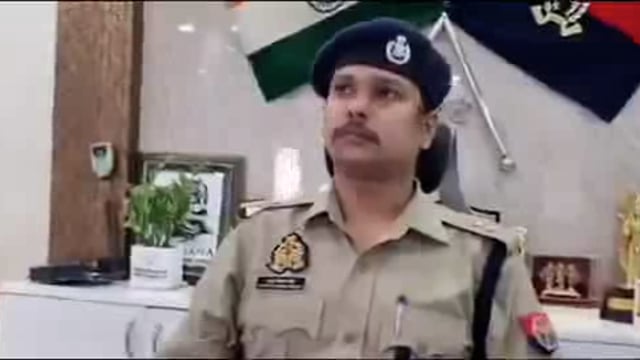 🆚 मेरठ: सड़क पर ईद की नमाज़ पर सख्त कार्रवाई 

 ईदगाह के अलावा कहीं भी नमाज़ पढ़ने पर होगी कार्रवाई
 सड़क पर नमाज़ पढ़ने पर पासपोर्ट और लाइसेंस होंगे जब्त
पुलिस की अपील: सड़कों पर नमाज़ न पढ़ें, चेतावनी जारी  lll