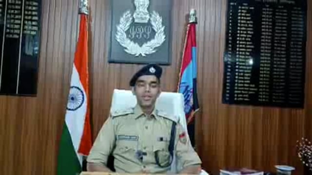 🚨 कोटद्वार: ब्रेकिंग 🚨 
सरकारी नौकरी का झांसा देकर 6 लाख की ठगी, आरोपी गिरफ्तार
🔹 खुद को सचिवालय का समीक्षा अधिकारी बताता था शातिर
🔹 महिला से भाई की नौकरी लगवाने के नाम पर ठगे रुपये
🔹 फर्जी नियुक्ति पत्र देने के बहाने कई बार बुलाया
🔹 शारीरिक संबंध बनाने की भी कोशिश करने का आरोप
🔹 पुलिस ने आरोपी को किया गिरफ्तार, जांच जारी