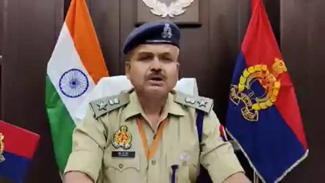 #WATCH बस्ती(उत्तर प्रदेश): एडिशनल एसपी ओ.पी. सिंह ने कथित तौर पर पुलिस पिटाई से 17 वर्षीय युवक की मौत के मामले पर कहा, 
