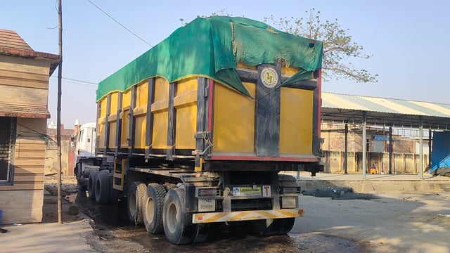 अवैध खनन परिवहन और ओवरलोडिंग पर कार्रवाई 