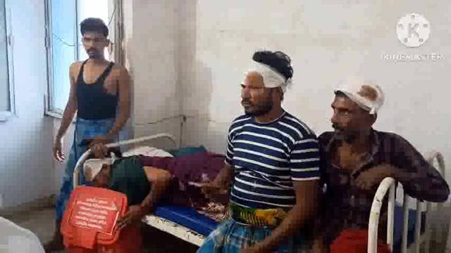 बैटरी चोरी को लेकर हुए विवाद में दो पक्षों में पथराव। एक दर्जन लोग जख्मी।दो गंभीर स्थिति में भागलपुर रेफर।