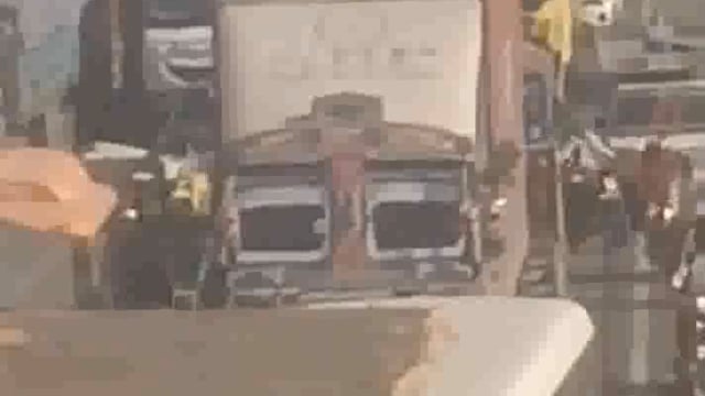 आगरा दिल्ली हाईवे पर मथुरा में गोवर्धन चौराहे के समीप हुआ भीषण सड़क हादसा 2 की मौत