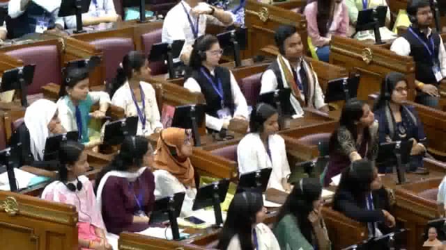 मुख्यमंत्री योगी आदित्यनाथ ने युवाओं से आह्वान किया है कि वे 'पंच-प्रण' के सिद्धांतों को आगे बढ़ाने के लिए जागरूक और सक्रिय रूप से योगदान दें। पंच-प्रण एक संकल्प है जो भारतीय संस्कृति, समाज और राष्ट्र की एकता और समृद्धि के लिए प्रेरित करता है।#politics