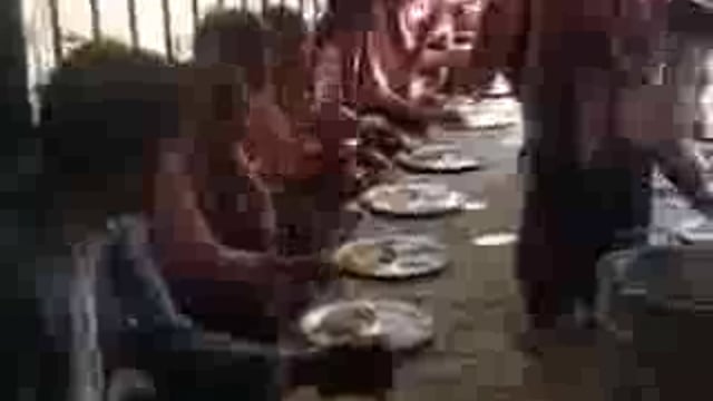 🆚#अफसर हो तो ऐसा!! 🥰

#मथुरा बेसिक शिक्षा विभाग के स्कूलों का  औचक निरीक्षण कर बच्चों के साथ जमीन पर बैठक मिड डे मील खाने वाले अफसर का नाम 

📍#IAS अभिनव जैन 2022 ज्वाइंट मजिस्ट्रेट