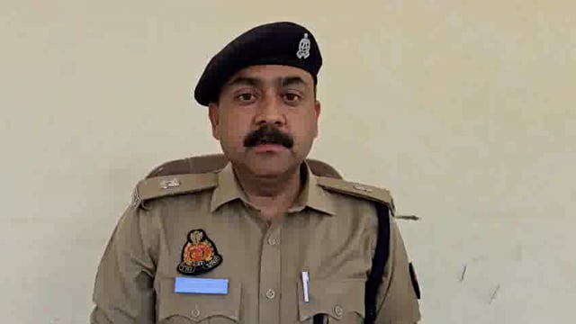 मान्धाता में फीस न जमा करने पर विद्यालय प्रबंधन द्वारा छात्रा को डांटा जिससे आहत होकर छात्रा ने फांसी लगाकर जान दे दी..