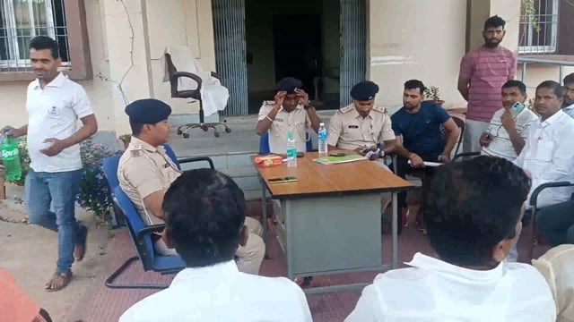 बीडीओ, सीओ एवं थानाध्यक्ष की उपस्थिति में हुई शांति समिति की बैठक, दिए कई निर्देश 